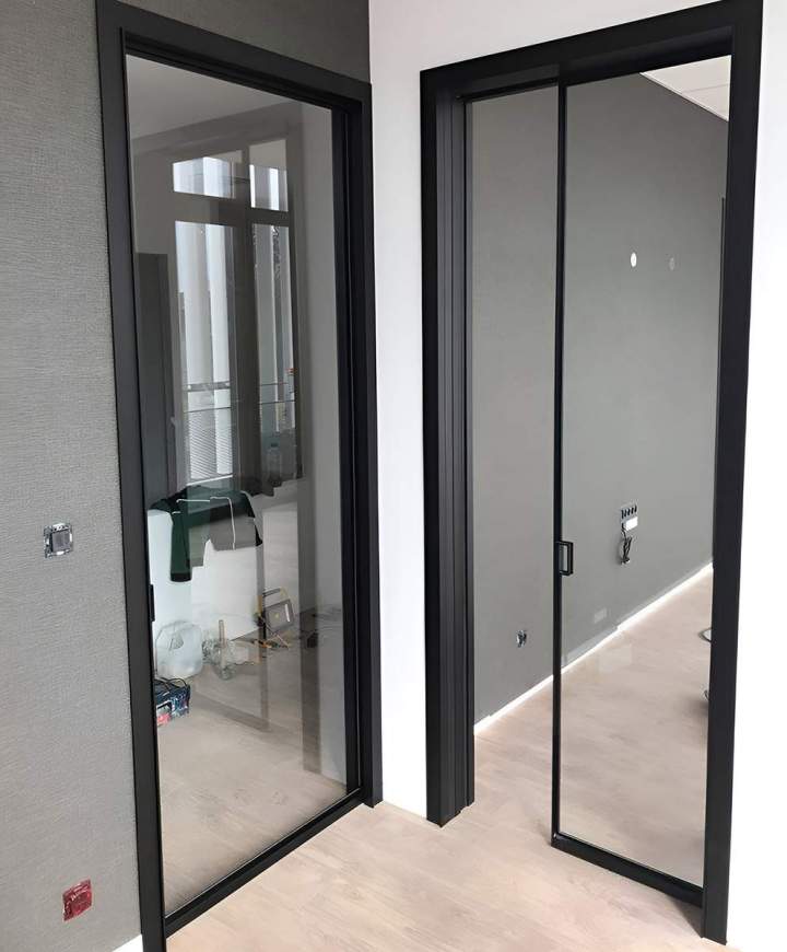 Fabrication de porte d'entrée sur mesure Près d'Albertville