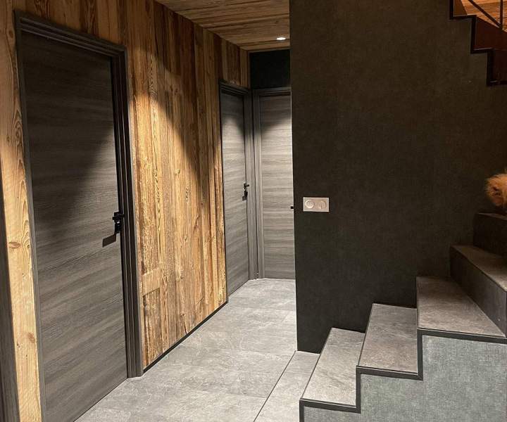 Porte d'entrée sur mesure Près d'Albertville